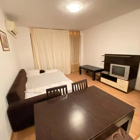 Holiday Apartment With Shared Pool In Yassen, Sunny Beach شقة ساني بيتش